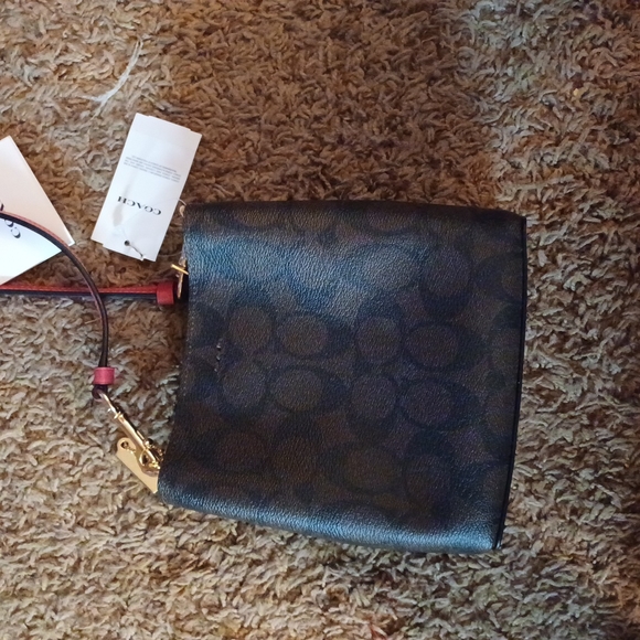 Coach mini bucket bag in signature canvas - Picture 4 of 8